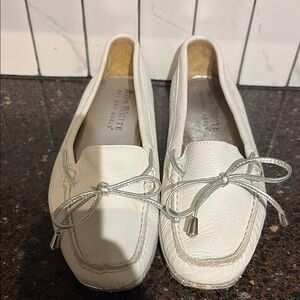 Ron White women’s driving Loafers, white with silver bow made in Italy size 5.5